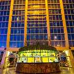 Senza The & Hotel