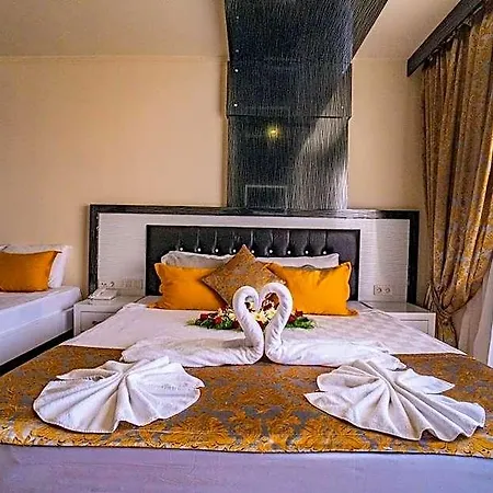 Senza The & Hotel