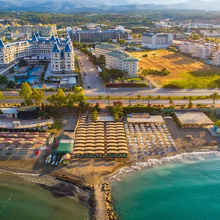 Senza The & فندق