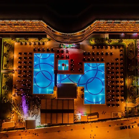 Senza The & ألانيا